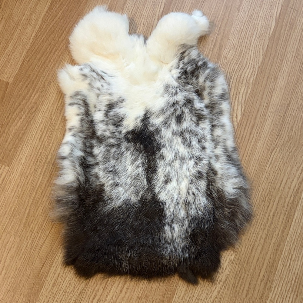 #0013 Natural Rabbit Fur Pelt - Plush Tanned Hide for Crafts & Decor